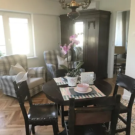 Apartament Karmelicka 19 Muzeum Polin 아파트 *
