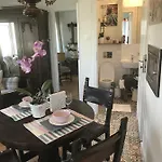 Апартаменты Apartament Karmelicka 19 Muzeum Polin Варшава