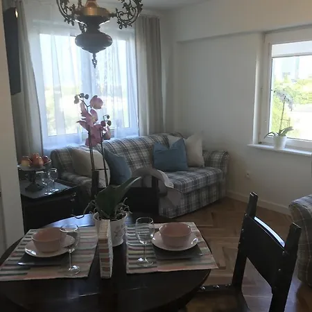 Apartament Karmelicka 19 Muzeum Polin * Varşova